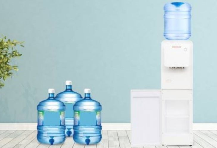 Nên chọn bình khoáng có kích cỡ phù hợp với cây nước nóng lạnh Sunhouse SHD9546 670W 