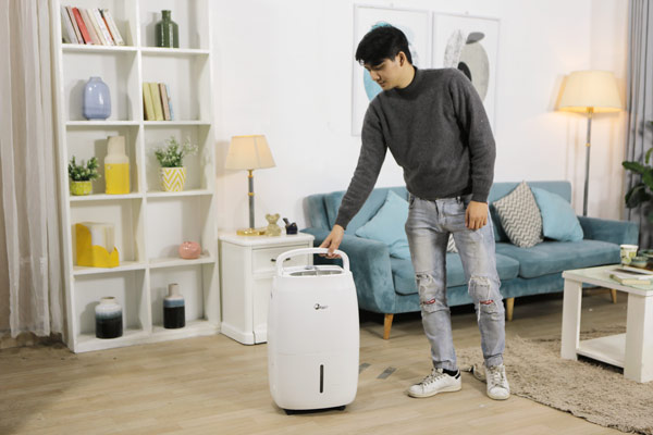 Máy hút ẩm dân dụng FujiE HM-920EC sang trọng, đẹp mắt