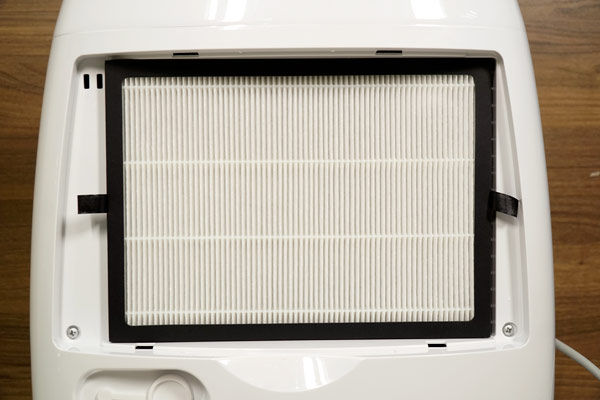 Màng lọc HEPA giúp lọc sạch 99,97% vi khuẩn, bụi, nấm mốc trong không khí.